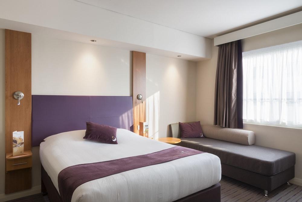 Premier Inn Dubai Investments Park Ngoại thất bức ảnh