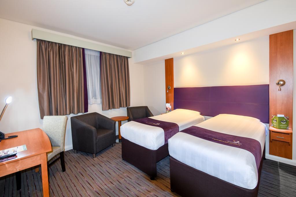 Premier Inn Dubai Investments Park Ngoại thất bức ảnh