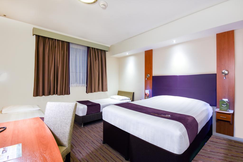 Premier Inn Dubai Investments Park Ngoại thất bức ảnh