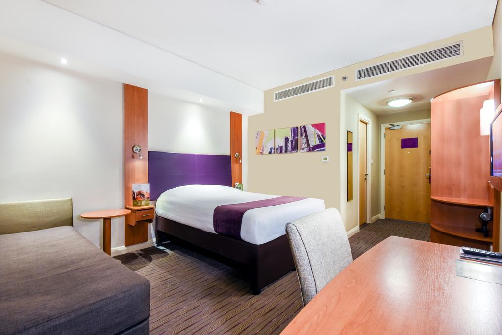 Premier Inn Dubai Investments Park Ngoại thất bức ảnh