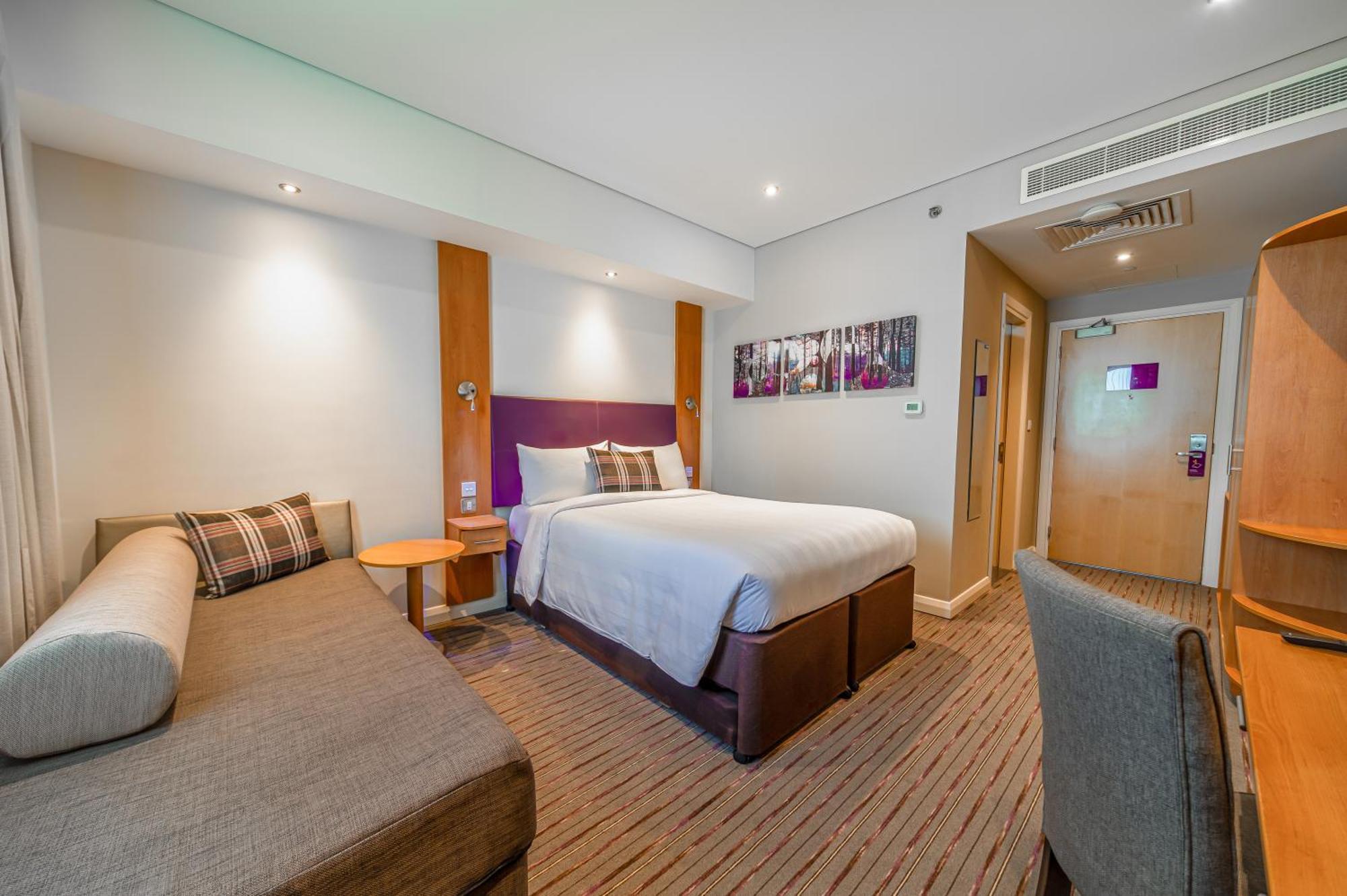 Premier Inn Dubai Investments Park Ngoại thất bức ảnh